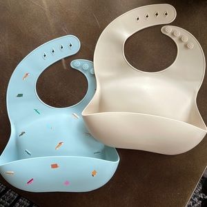 Mushie Silicone Bib